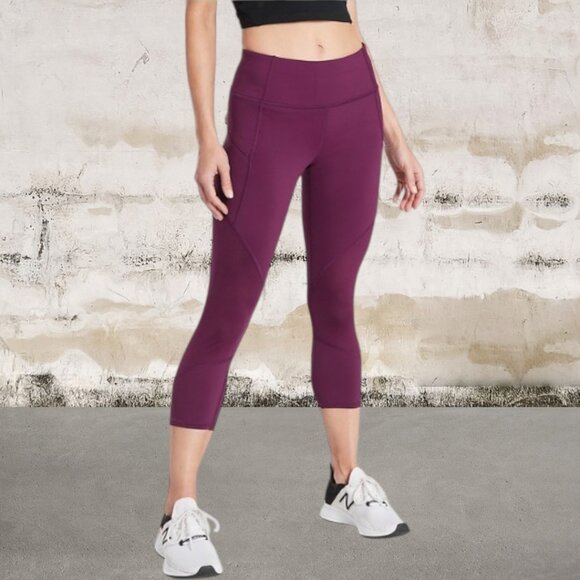 Athleta Pants - Athleta Mesh Contender Capri in Plum Size Medium